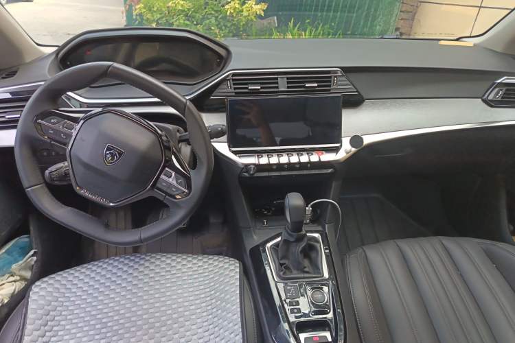 Used Peugeot 408 2022 1.6T Light-Chasing Edition Center Console