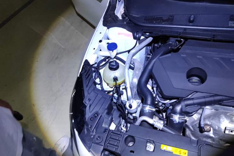 Used Peugeot 408 2022 1.6T Light-Chasing Edition Engine Bay Right