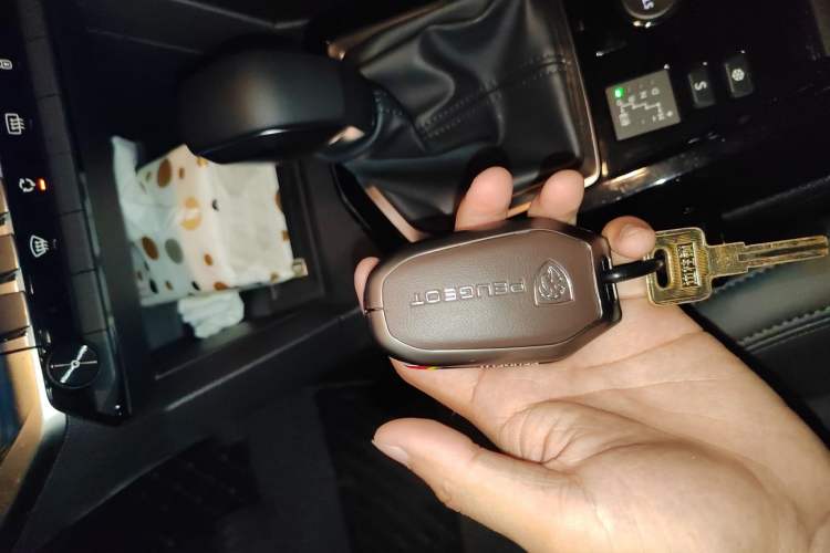 Used Peugeot 408 2022 1.6T Light-Chasing Edition Vehicle Key