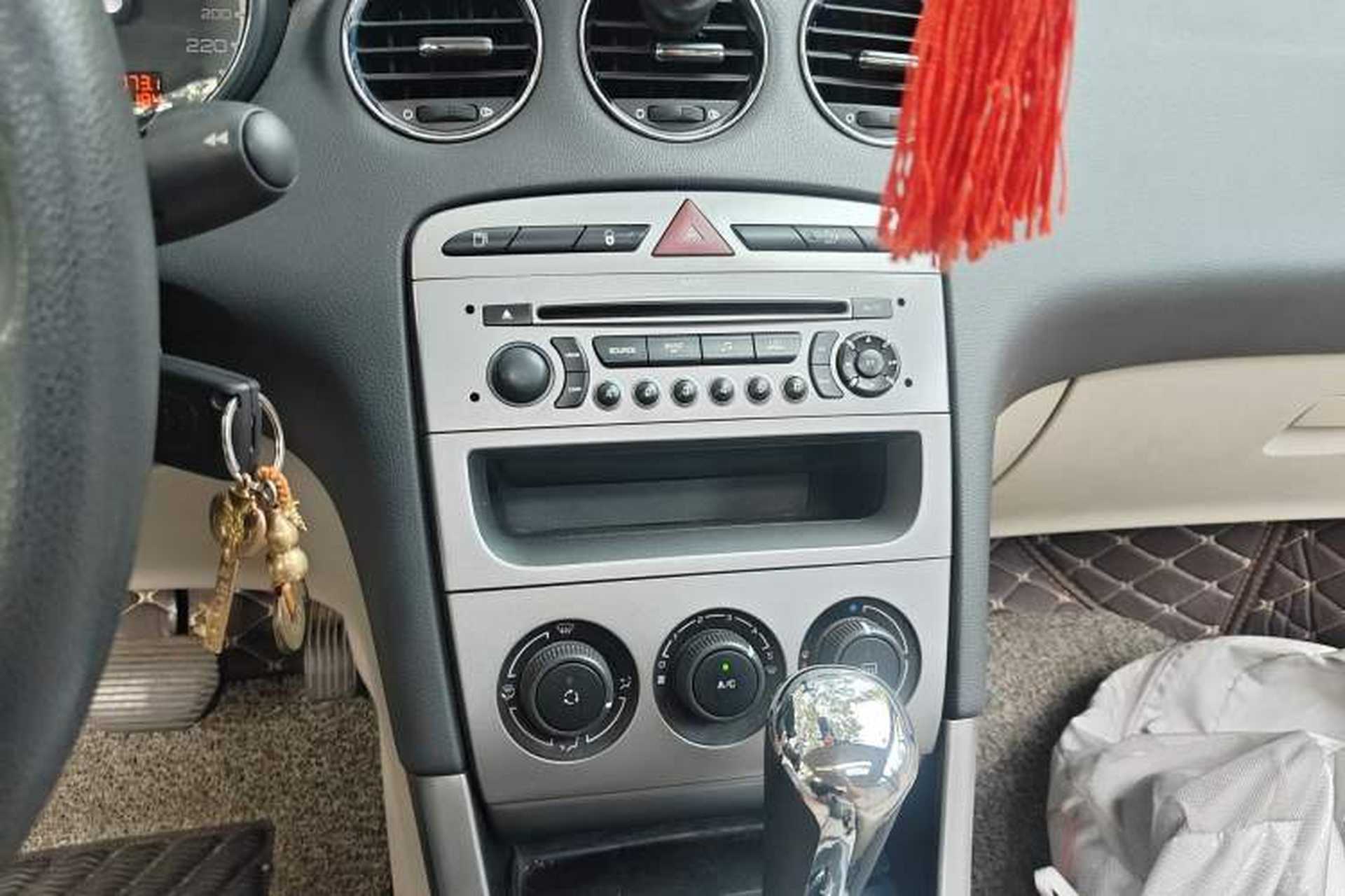 Used Peugeot 408 2010 2.0L Automatic Comfort Edition Audio And AC Panel