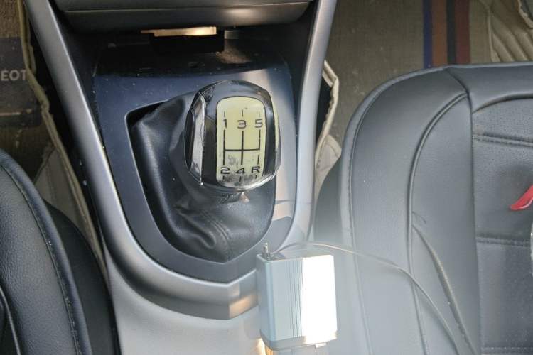Used Peugeot 408 2010 2.0L Manual Comfort Edition Gear Lever