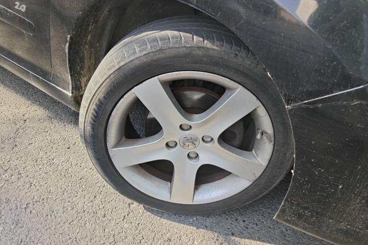 Used Peugeot 408 2010 2.0L Manual Comfort Edition Right Front Wheel Hub