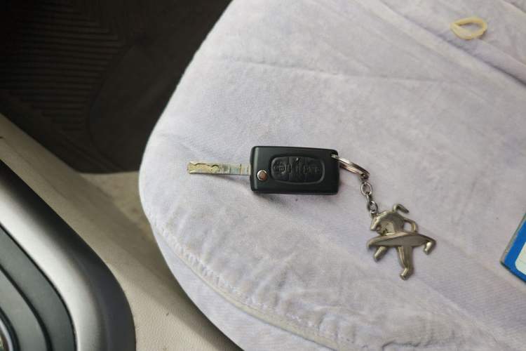 Used Peugeot 408 2010 1.6L Automatic Comfort Edition Vehicle Key