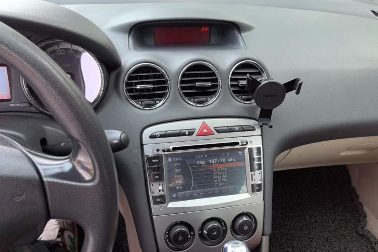 Used Peugeot 408 2010 2.0L Automatic Comfort Edition Audio And AC Panel