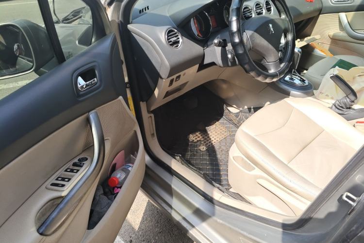 Used Peugeot 408 2010 2.0L Automatic Comfort Edition Driver Seat