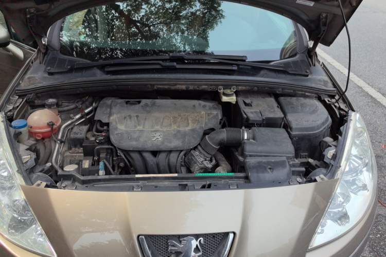 Used Peugeot 408 2010 2.0L Automatic Comfort Edition Engine Bay