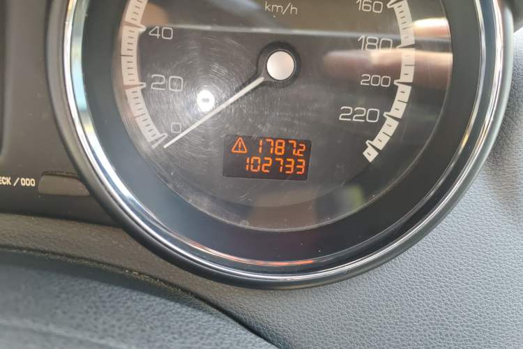 Used Peugeot 408 2010 2.0L Automatic Comfort Edition Odometer Close Up