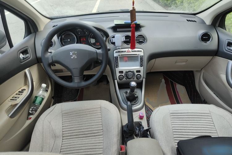 Used Peugeot 408 2010 1.6L Manual Luxury Edition Center Console
