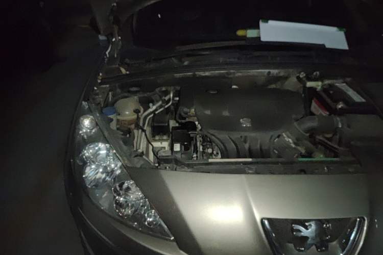 Used Peugeot 408 2010 2.0L Automatic Luxury Edition Engine Bay Right