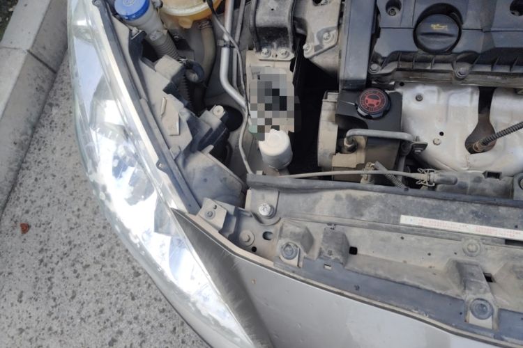Used Peugeot 408 2010 1.6L Manual Luxury Edition Engine Bay Right