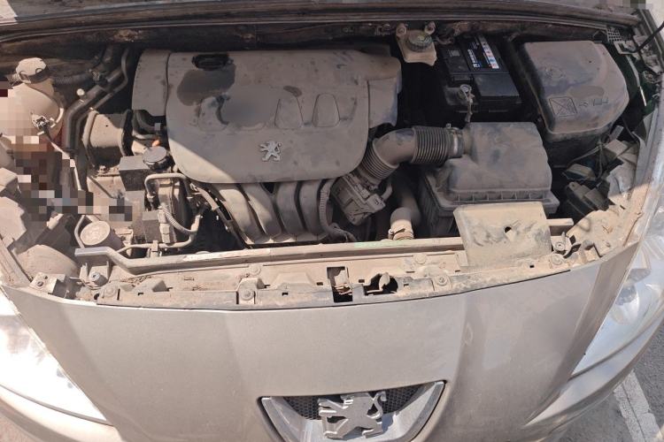Used Peugeot 408 2010 2.0L Manual Comfort Edition Engine Bay