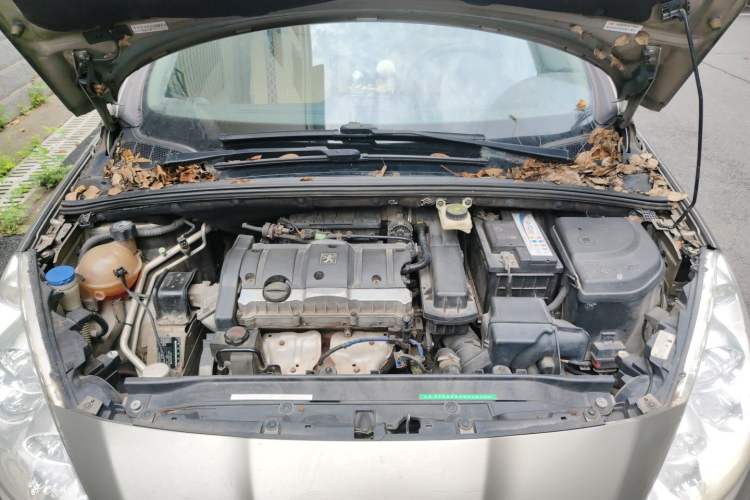 Used Peugeot 408 2010 1.6L Manual Comfort Edition Engine Bay
