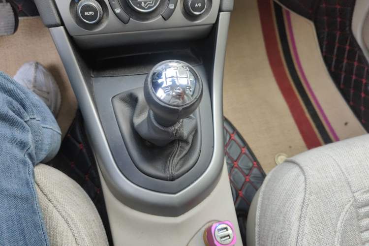Used Peugeot 408 2010 1.6L Manual Luxury Edition Gear Lever