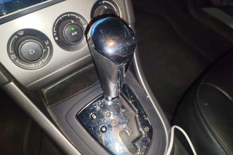 Used Peugeot 408 2010 2.0L Automatic Comfort Edition Gear Lever