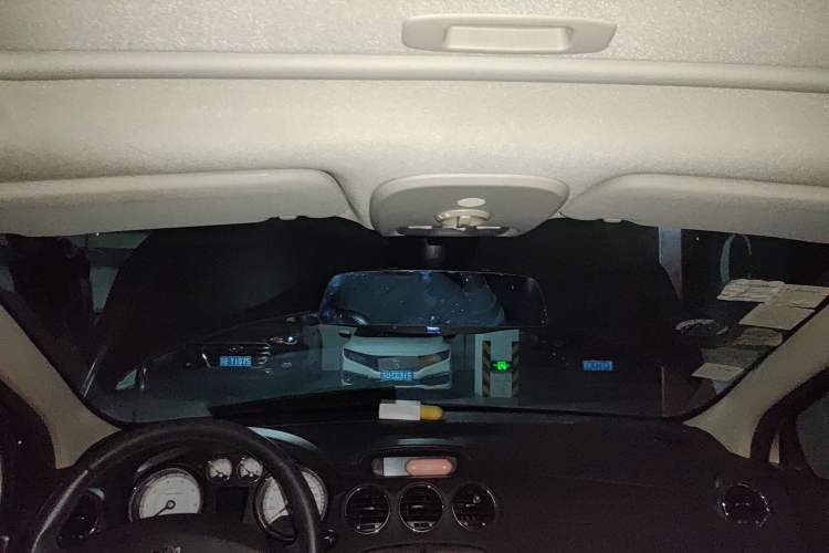 Used Peugeot 408 2010 2.0L Automatic Luxury Edition Headliner