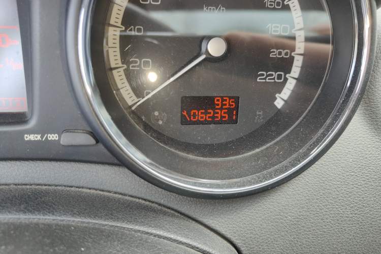 Used Peugeot 408 2010 1.6L Manual Luxury Edition Odometer Close Up