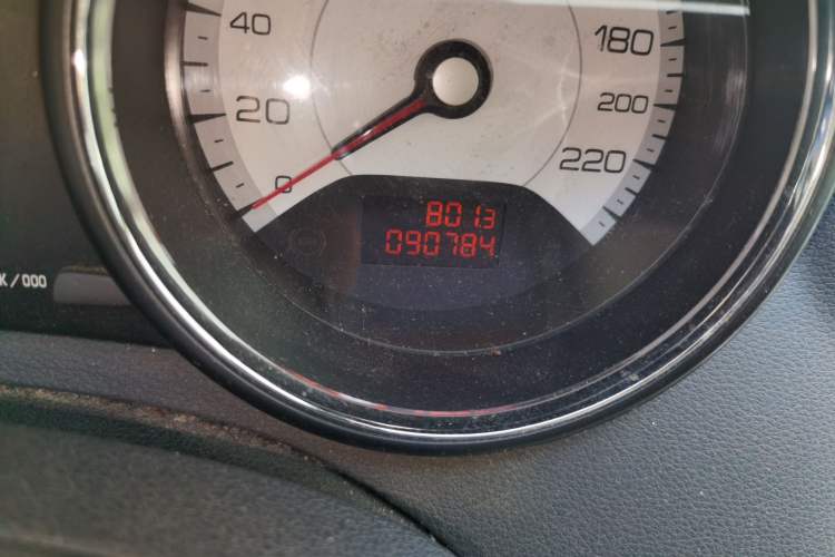 Used Peugeot 408 2010 2.0L Manual Luxury Edition Odometer Close Up