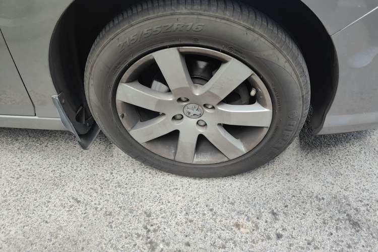 Used Peugeot 408 2010 1.6L Manual Luxury Edition Right Front Wheel Hub