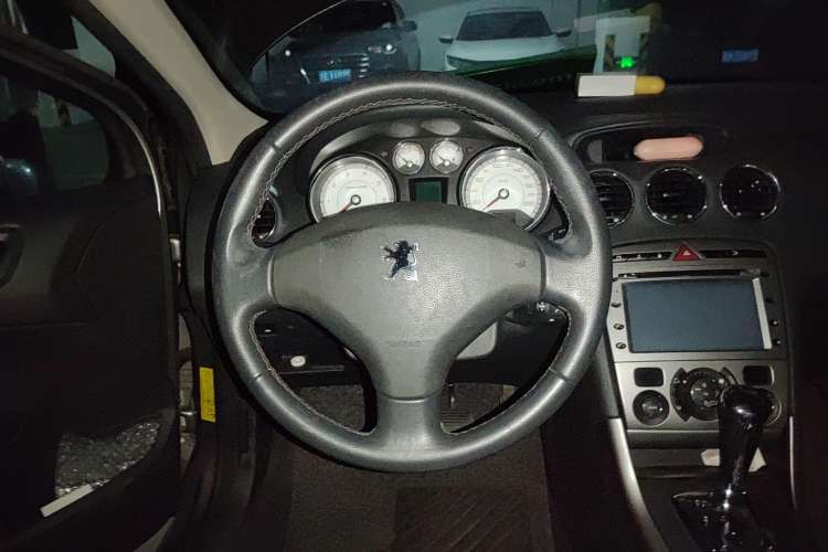 Used Peugeot 408 2010 2.0L Automatic Luxury Edition Steering Wheel