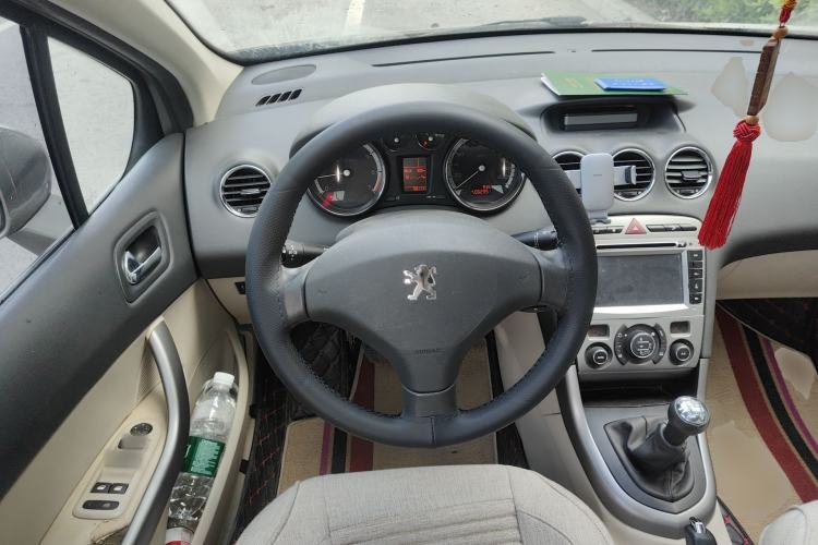 Used Peugeot 408 2010 1.6L Manual Luxury Edition Steering Wheel