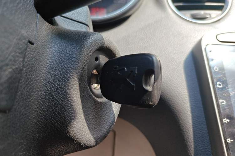 Used Peugeot 408 2010 2.0L Manual Comfort Edition Vehicle Key