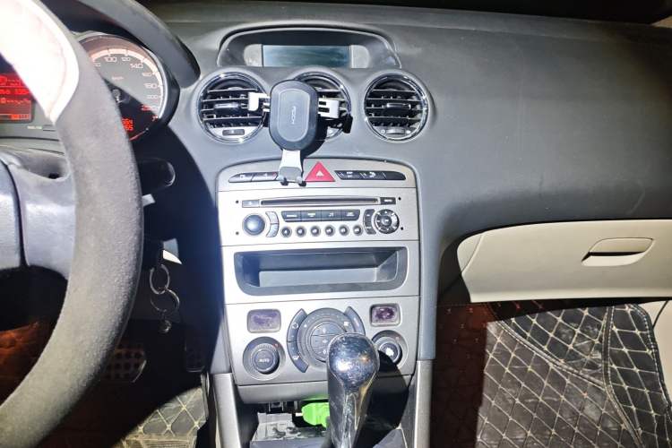 Used Peugeot 408 2010 2.0L Automatic Prestige Edition Audio And AC Panel