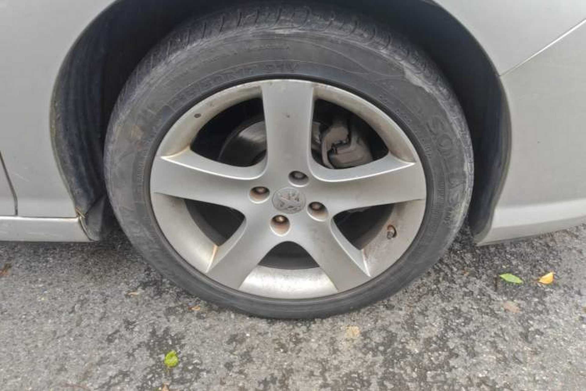 Used Peugeot 408 2010 2.0L Automatic Comfort Edition Right Front Wheel Hub