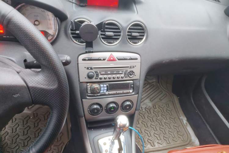 Used Peugeot 408 2010 2.0L Automatic Comfort Edition Audio And AC Panel