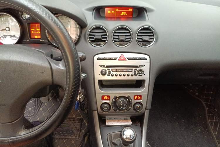 Used Peugeot 408 2010 2.0L Manual Luxury Edition Audio And AC Panel