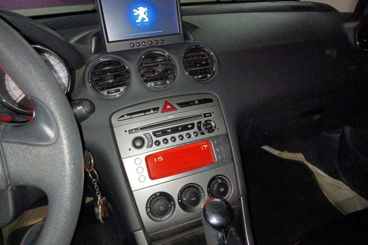 Used Peugeot 408 2010 2.0L Automatic Comfort Edition Audio And AC Panel
