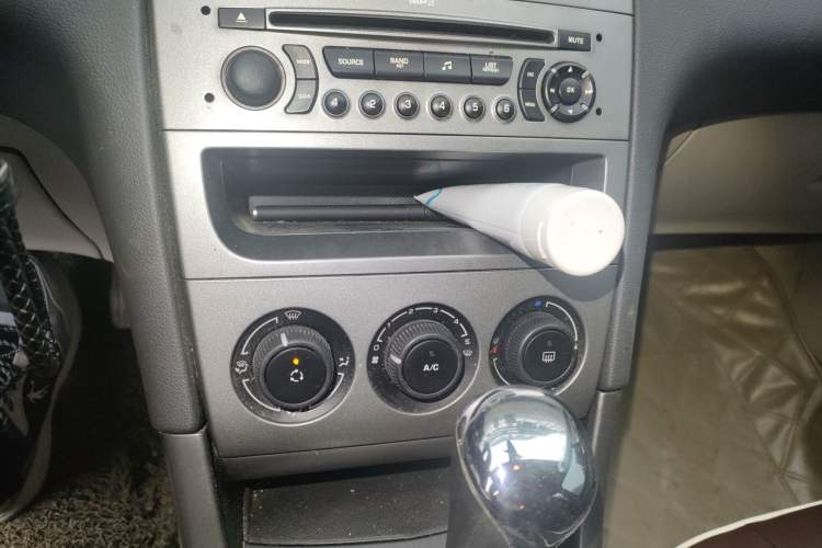 Used Peugeot 408 2010 2.0L Automatic Comfort Edition Audio And AC Panel