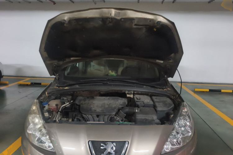 Used Peugeot 408 2010 2.0L Manual Comfort Edition Engine Bay