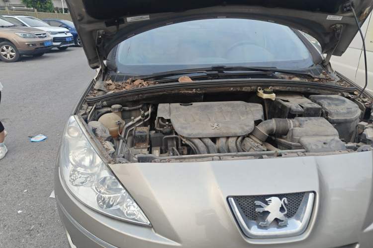 Used Peugeot 408 2010 2.0L Manual Comfort Edition Engine Bay Right
