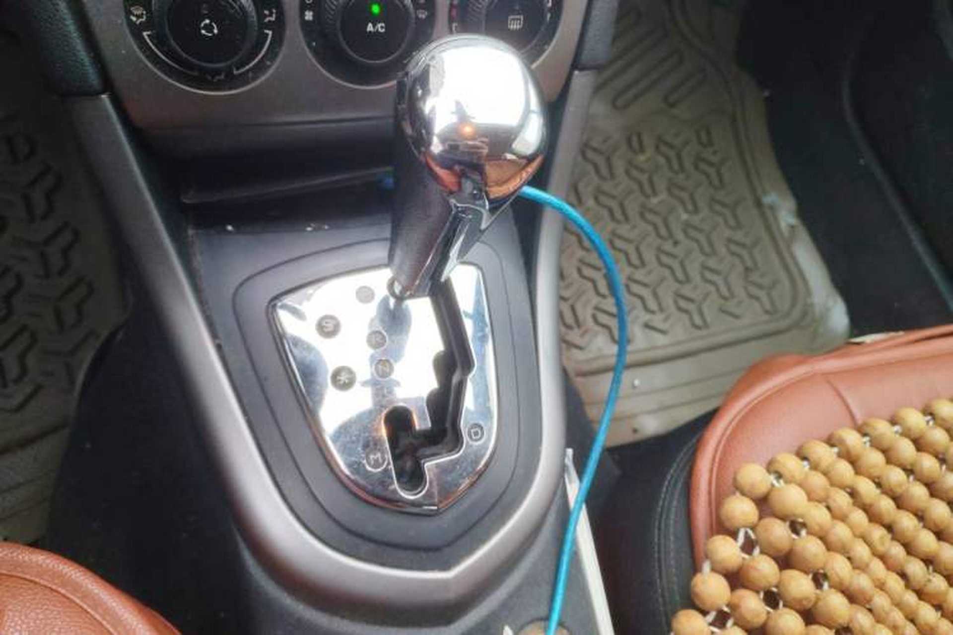 Used Peugeot 408 2010 2.0L Automatic Comfort Edition Gear Lever