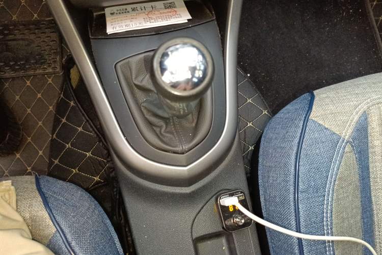 Used Peugeot 408 2010 2.0L Manual Luxury Edition Gear Lever