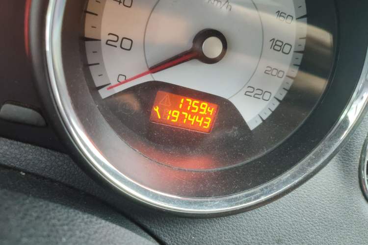 Used Peugeot 408 2010 2.0L Automatic Comfort Edition Odometer Close Up