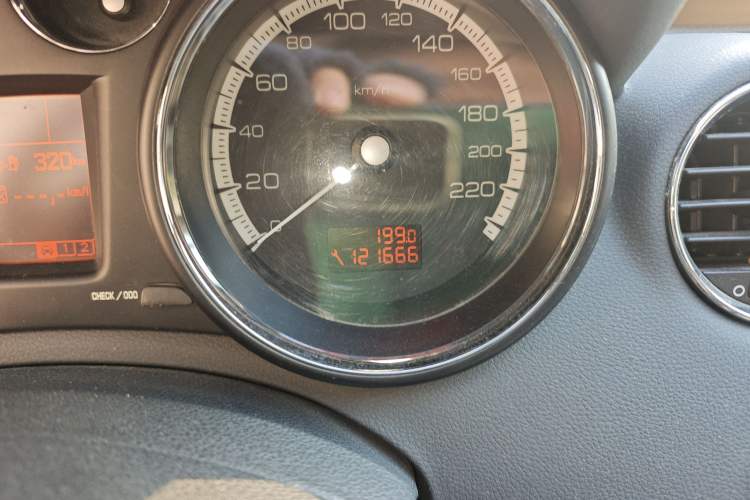 Used Peugeot 408 2010 2.0L Manual Comfort Edition Odometer Close Up