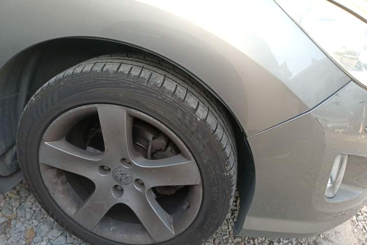 Used Peugeot 408 2010 2.0L Automatic Luxury Edition Right Front Wheel Hub
