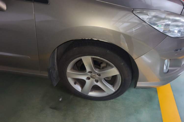 Used Peugeot 408 2010 2.0L Manual Comfort Edition Right Front Wheel Hub
