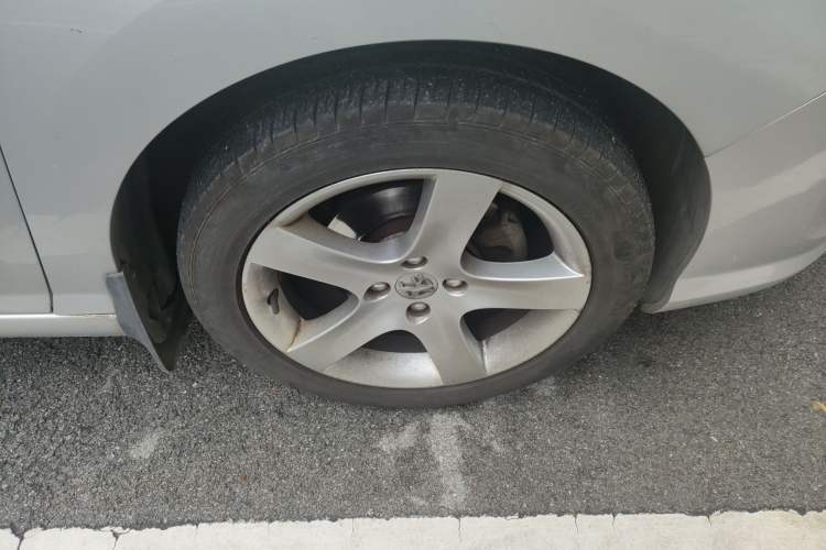 Used Peugeot 408 2010 2.0L Automatic Comfort Edition Right Front Wheel Hub