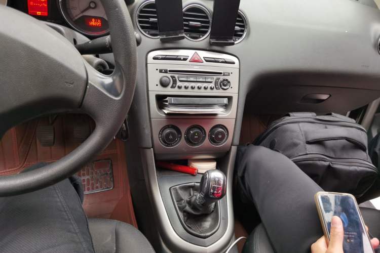 Used Peugeot 408 2010 1.6L Manual Comfort Edition Audio And AC Panel