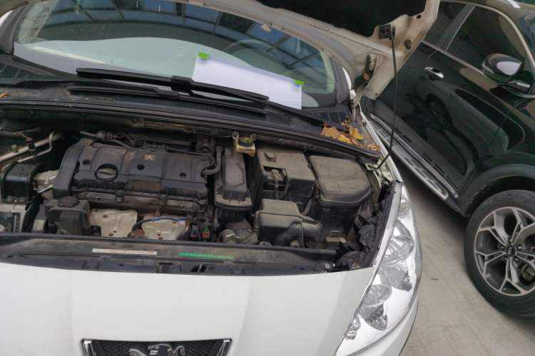 Used Peugeot 408 2010 1.6L Manual Comfort Edition Engine Bay Left