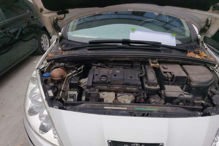 Used Peugeot 408 2010 1.6L Manual Comfort Edition Engine Bay Right