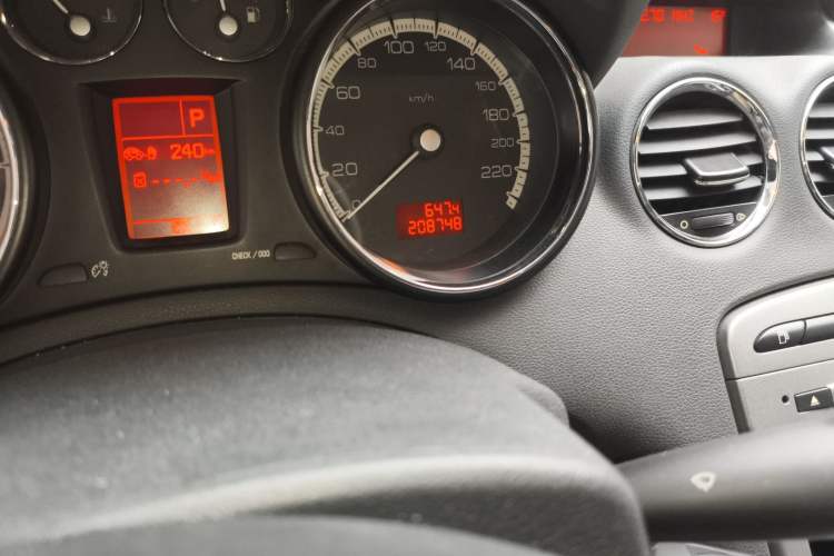 Used Peugeot 408 2010 2.0L Automatic Comfort Edition Odometer Close Up