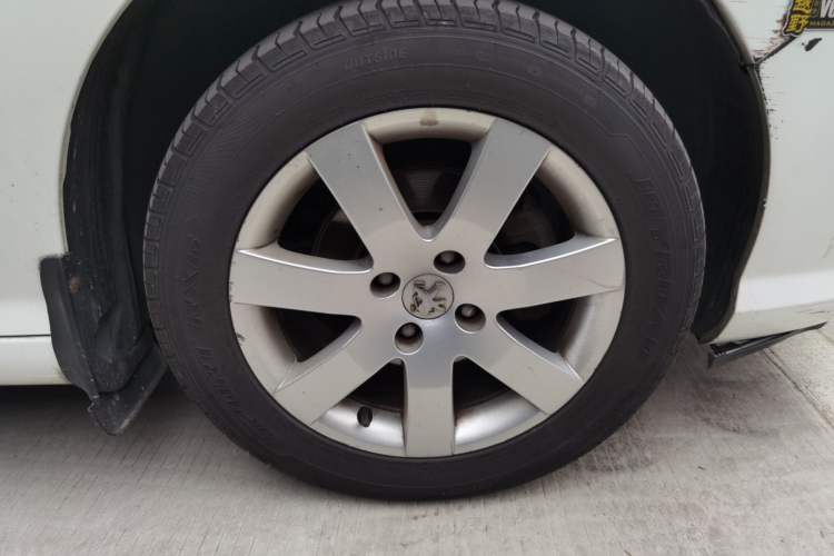 Used Peugeot 408 2010 1.6L Manual Comfort Edition Right Front Wheel Hub