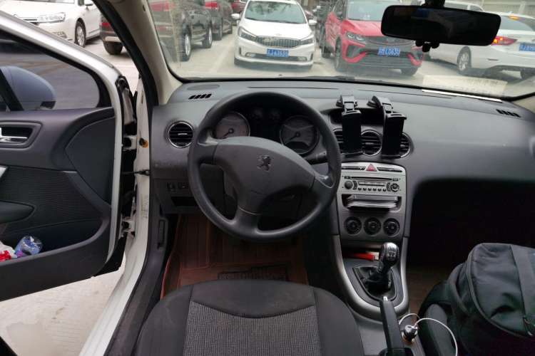 Used Peugeot 408 2010 1.6L Manual Comfort Edition Steering Wheel