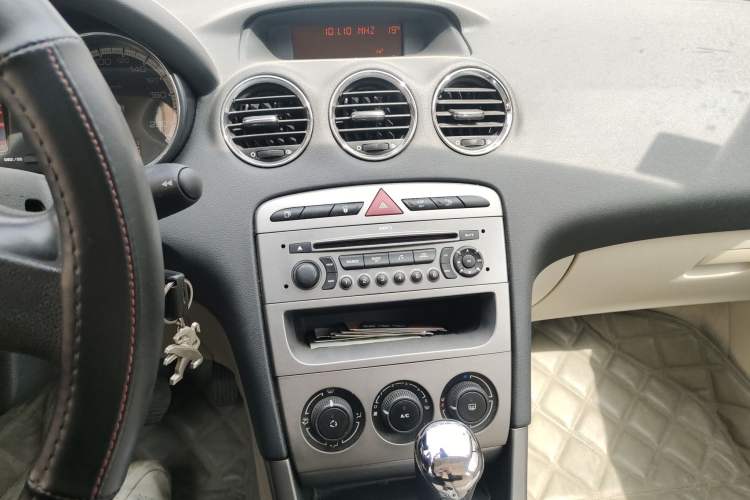 Used Peugeot 408 2011 2.0L Automatic Comfort Edition Audio And AC Panel