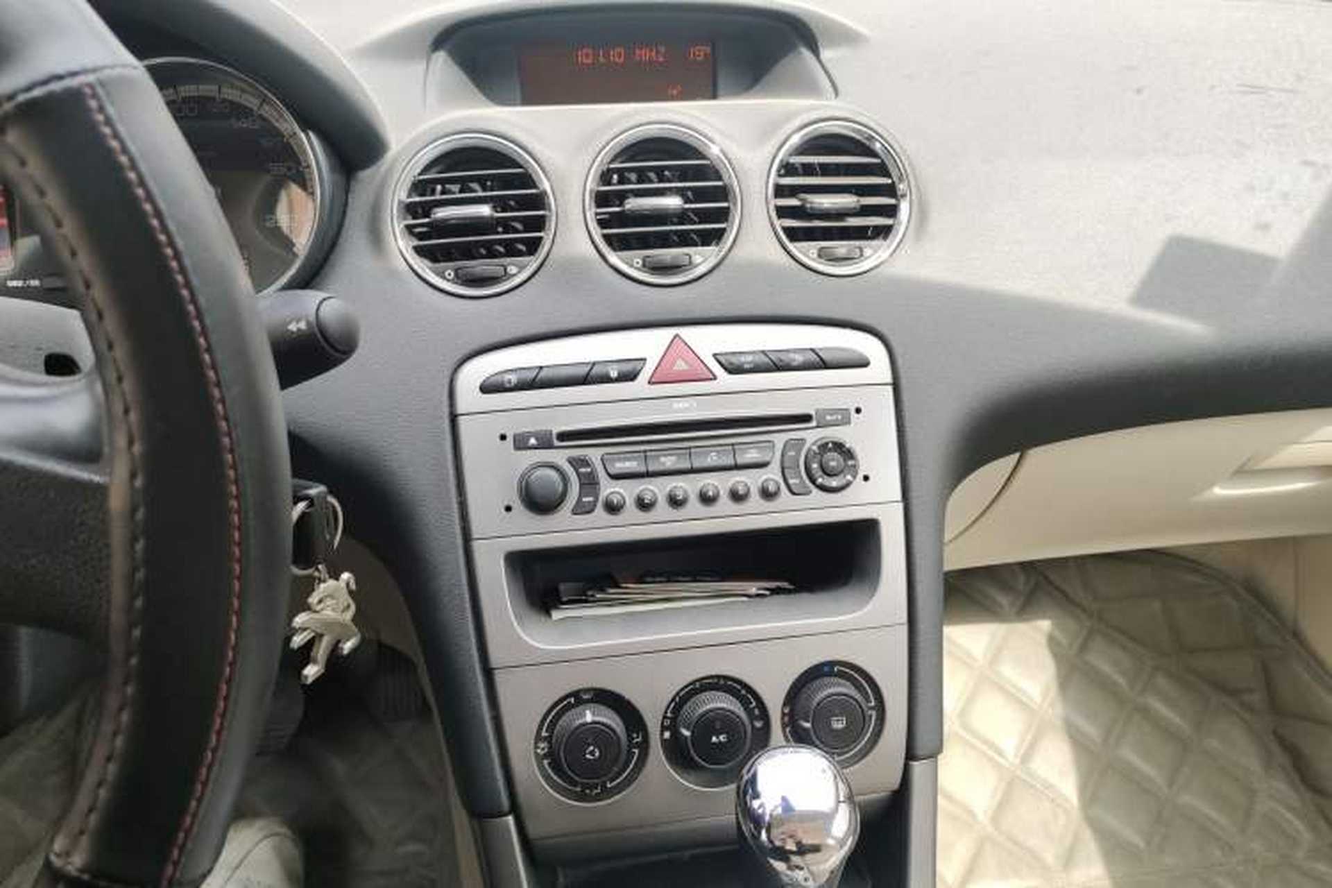 Used Peugeot 408 2011 2.0L Automatic Comfort Edition Audio And AC Panel
