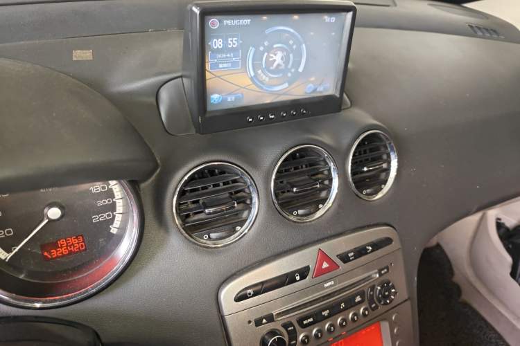 Used Peugeot 408 2011 1.6L Automatic Comfort Edition Audio And AC Panel