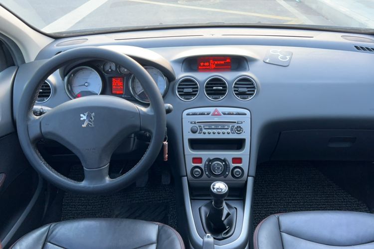 Used Peugeot 408 2011 2.0L Manual Luxury Edition Center Console